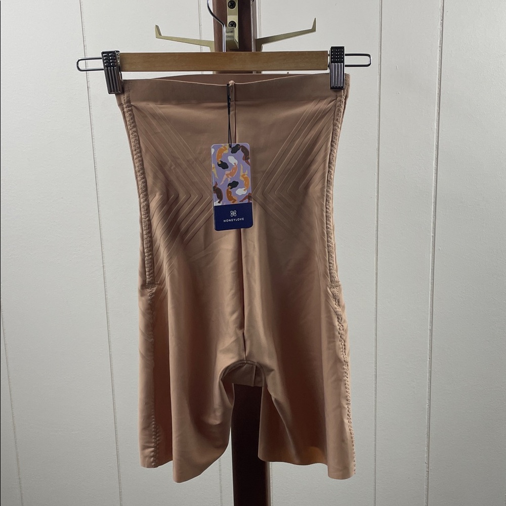 Honeylove NWT Silhouette High-Waist Short - Picture 4 of 4